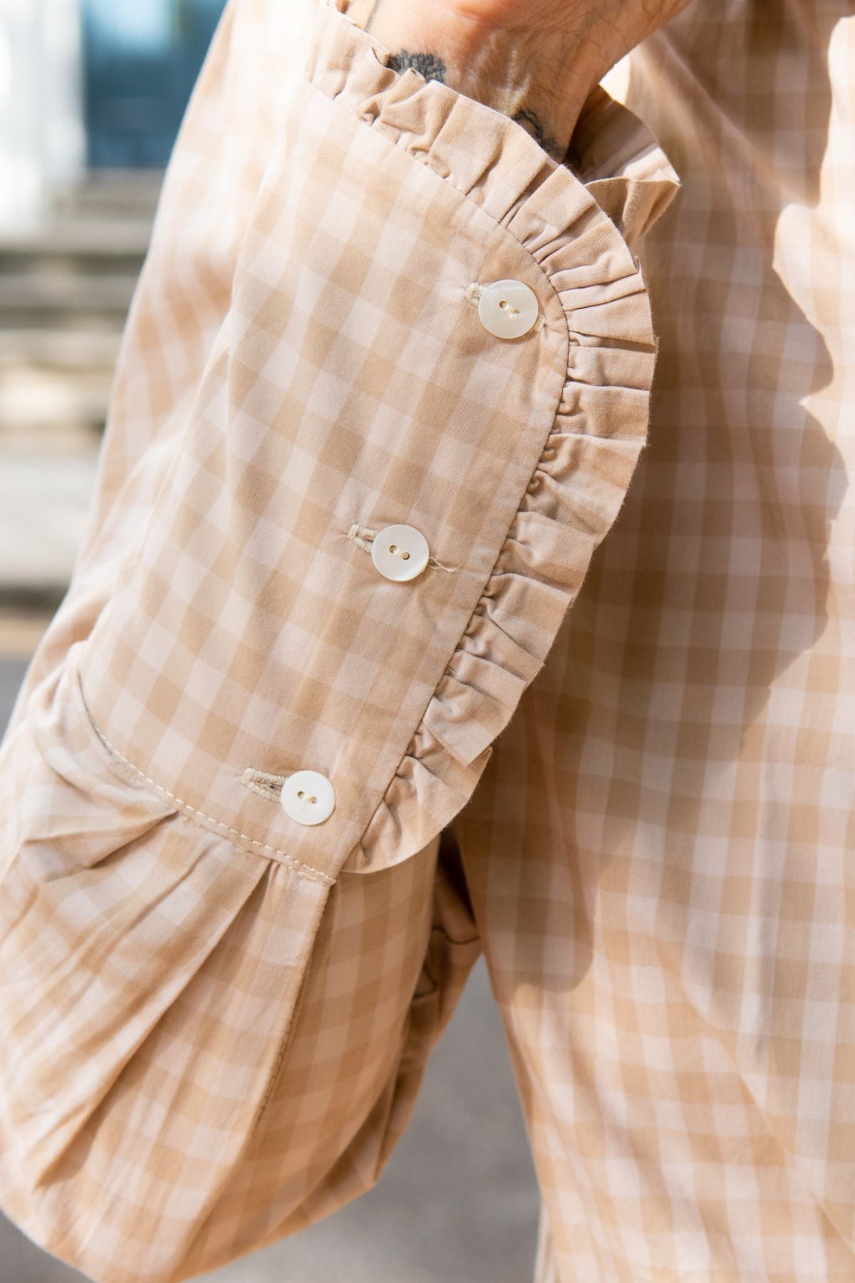 Cream / Tan