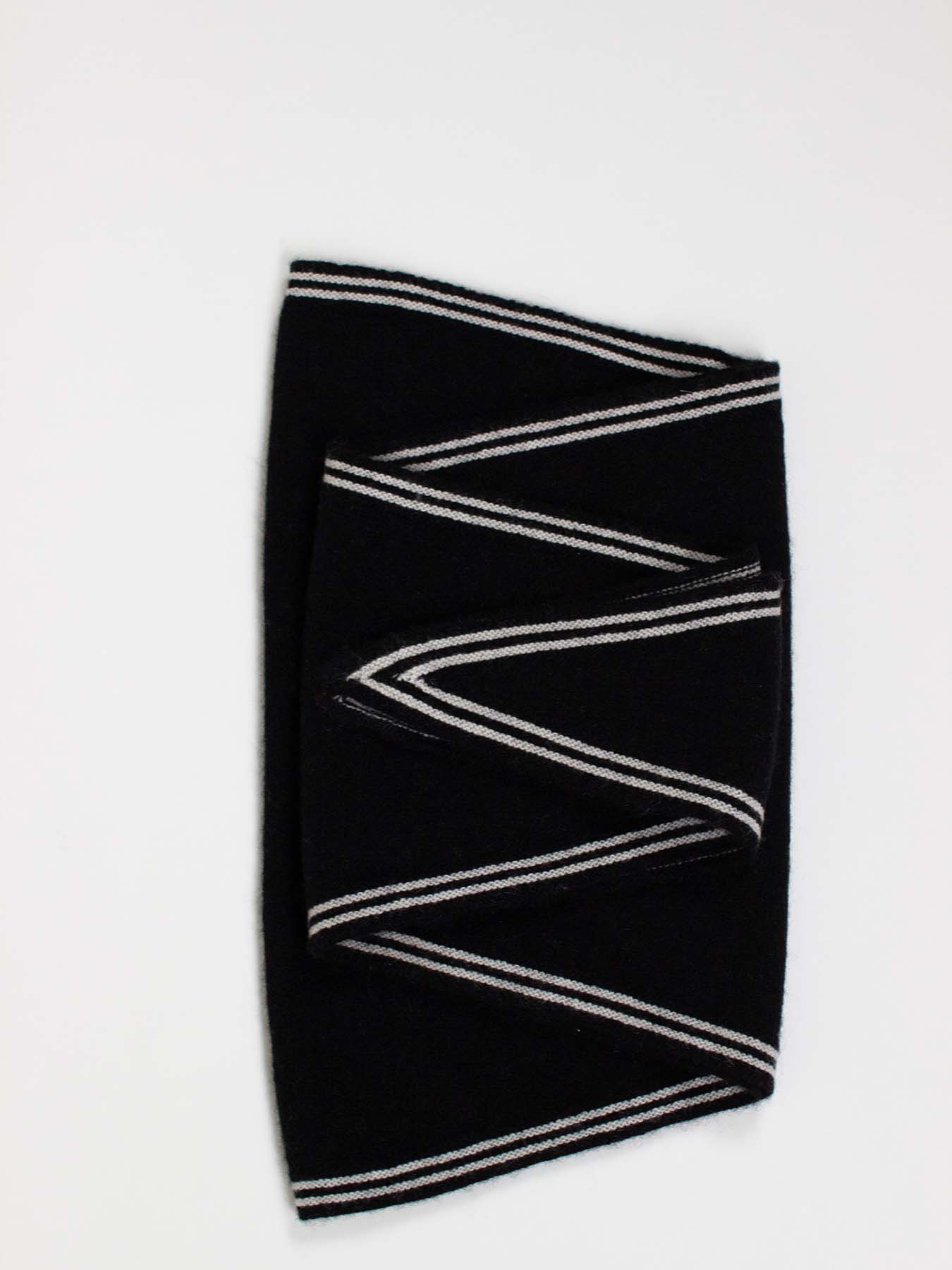 Bronte Spindle-shaped Knitted Cashmere Scarf