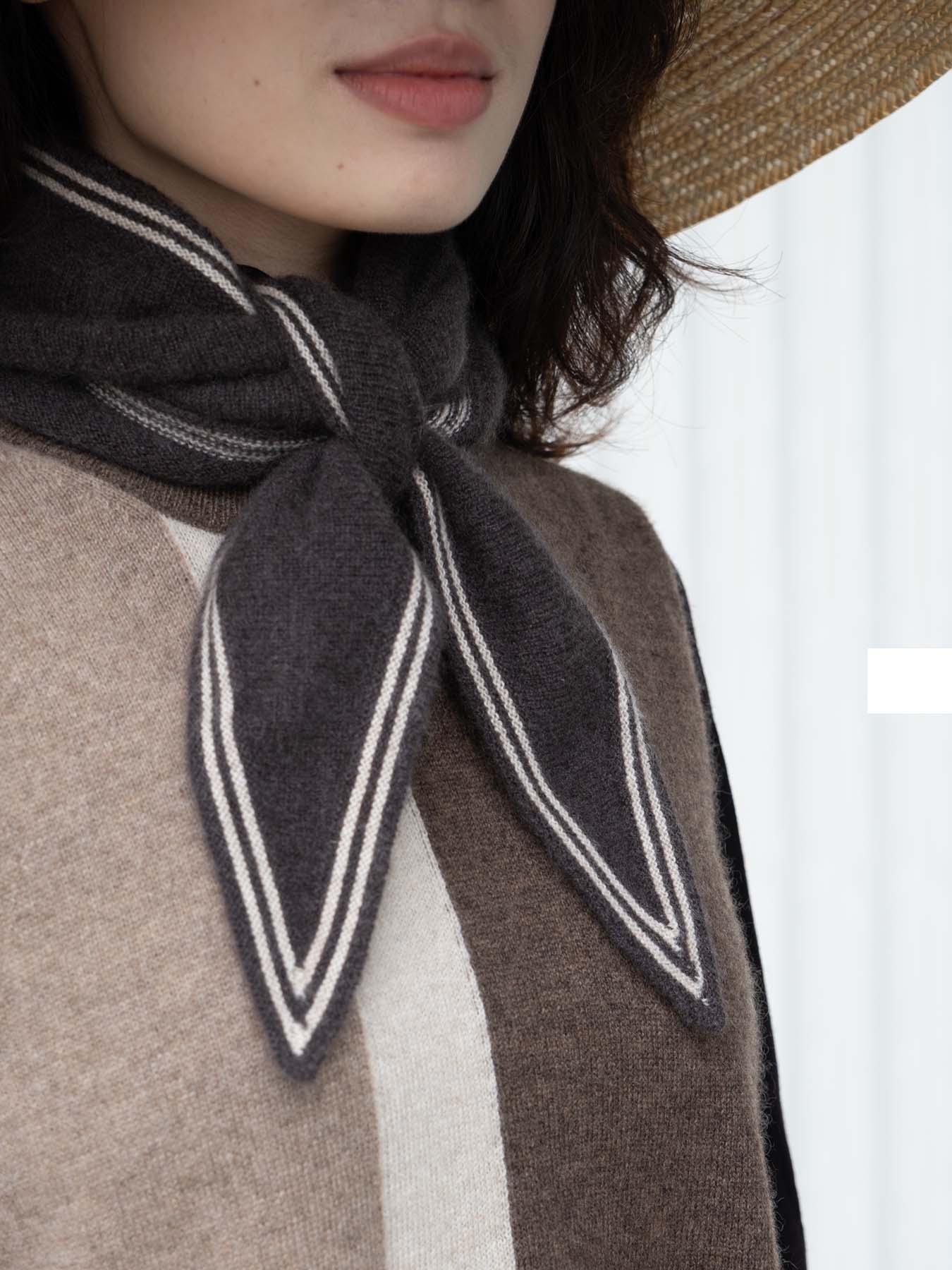 Bronte Spindle-shaped Knitted Cashmere Scarf