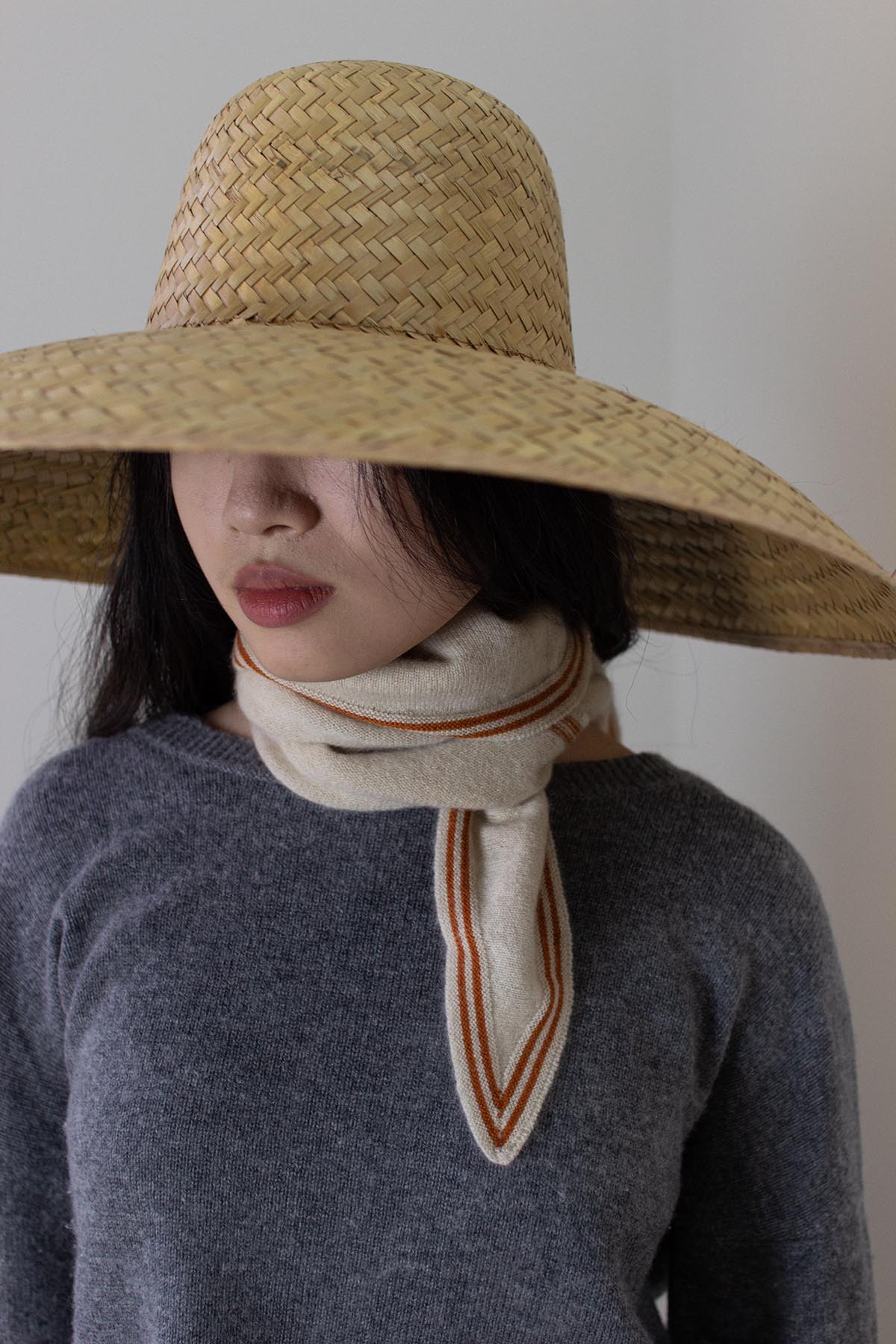 Bronte Spindle-shaped Knitted Cashmere Scarf