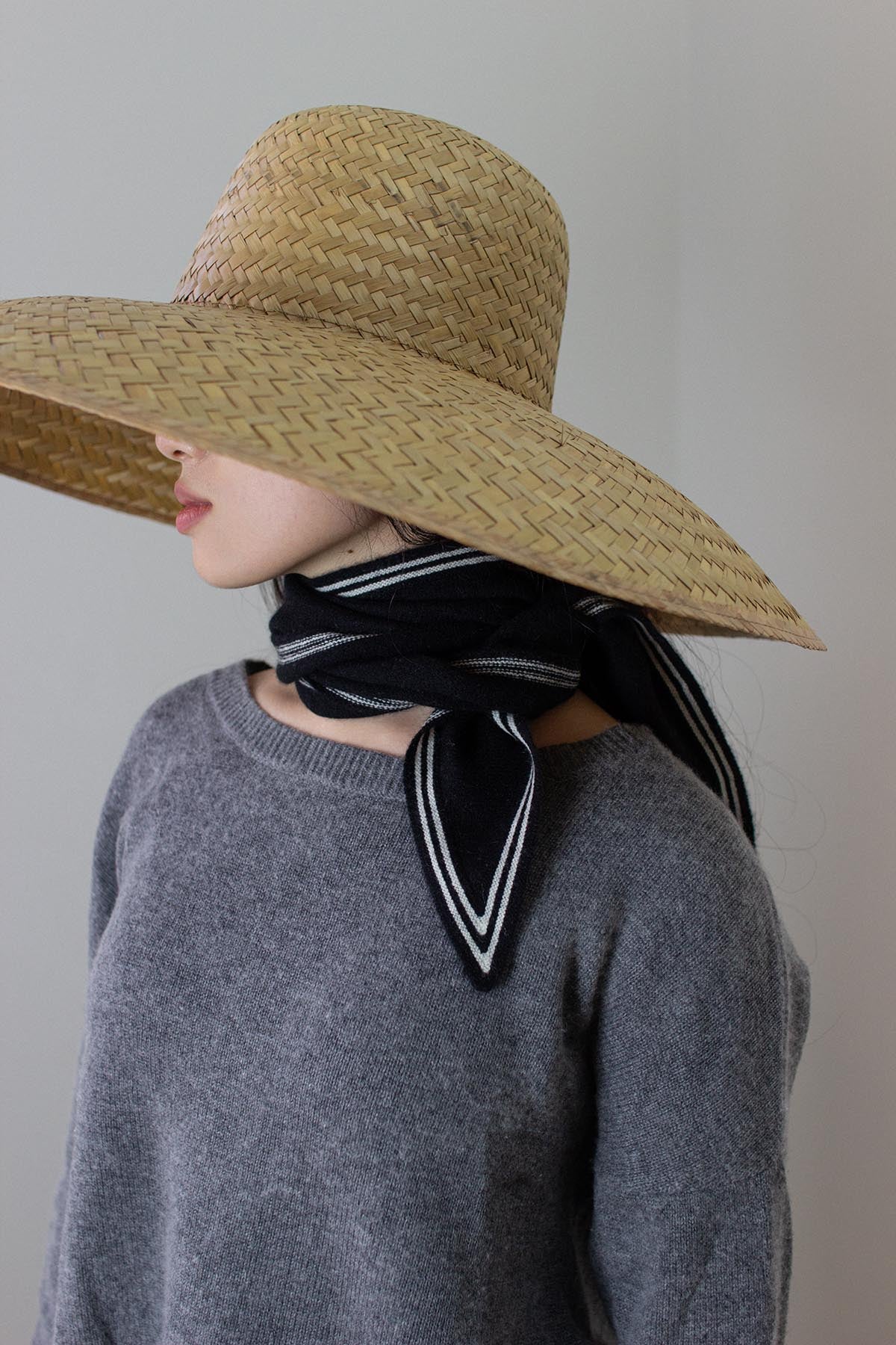 Bronte Spindle-shaped Knitted Cashmere Scarf