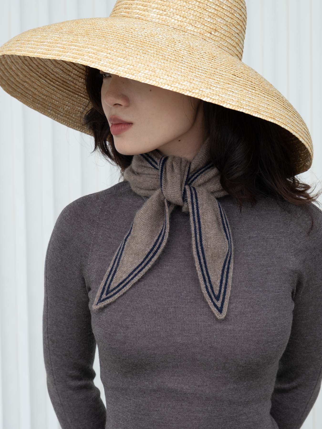 Bronte Spindle-shaped Knitted Cashmere Scarf