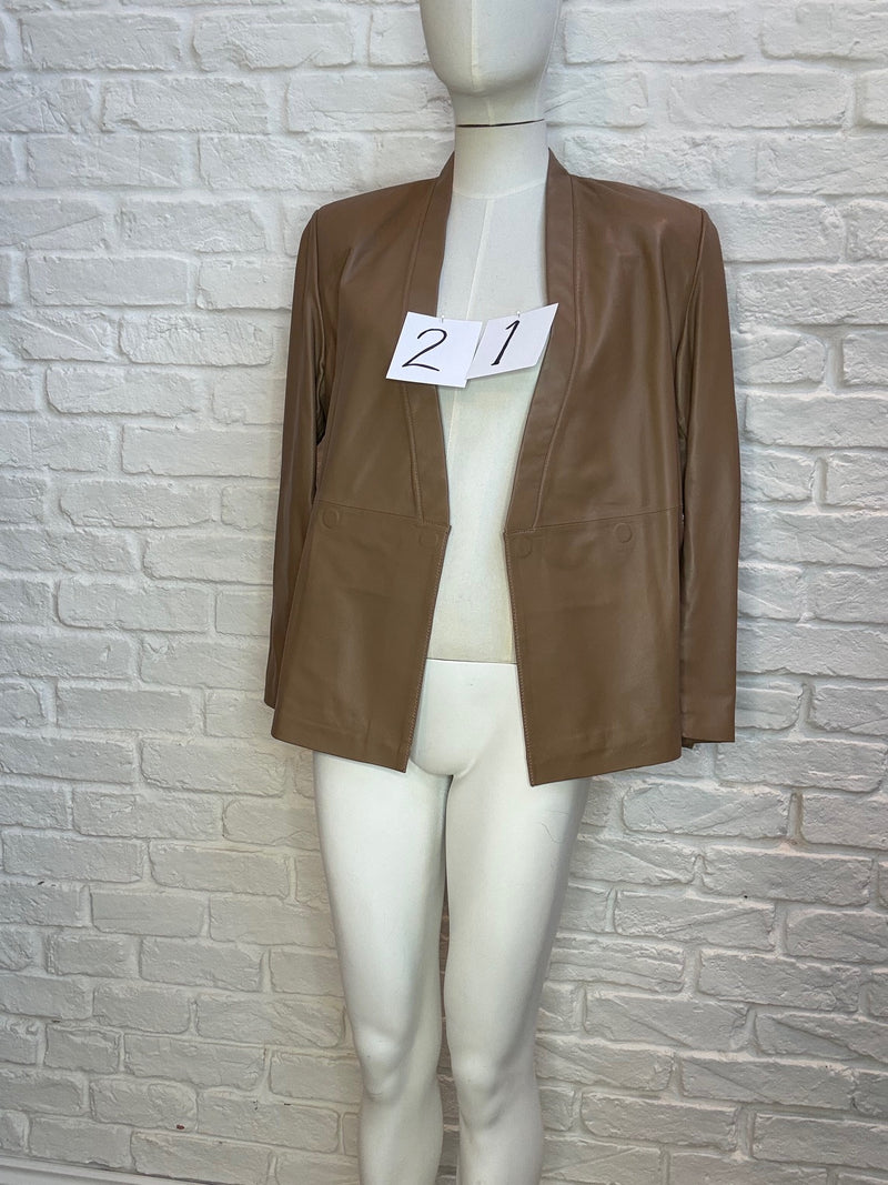 21. Soft Tan Leather Lined Vneck Jacket Magnetic Fastner with Split Sleeve Zip Detail - January 2025 Sale