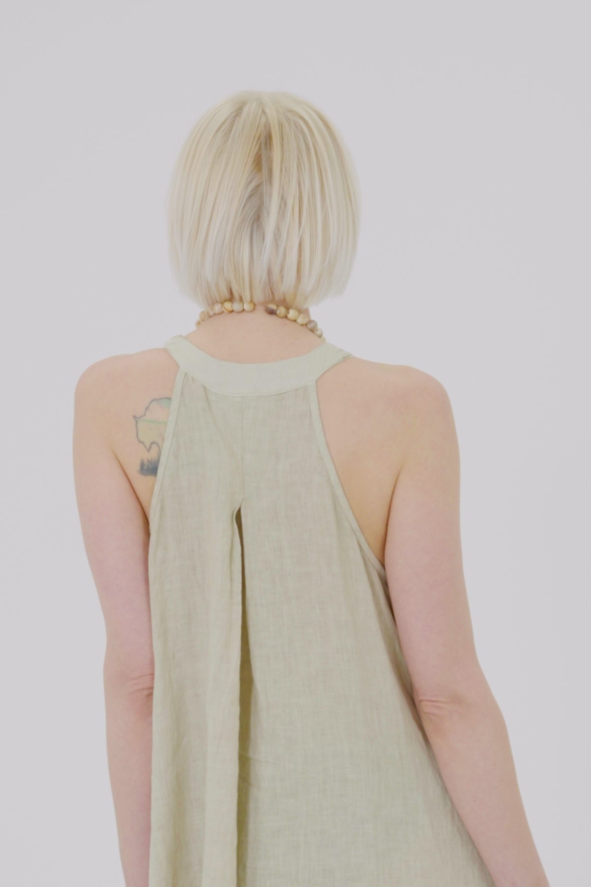 Load video: Beige 